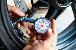 How to determine your motorcycle’s tire pressure